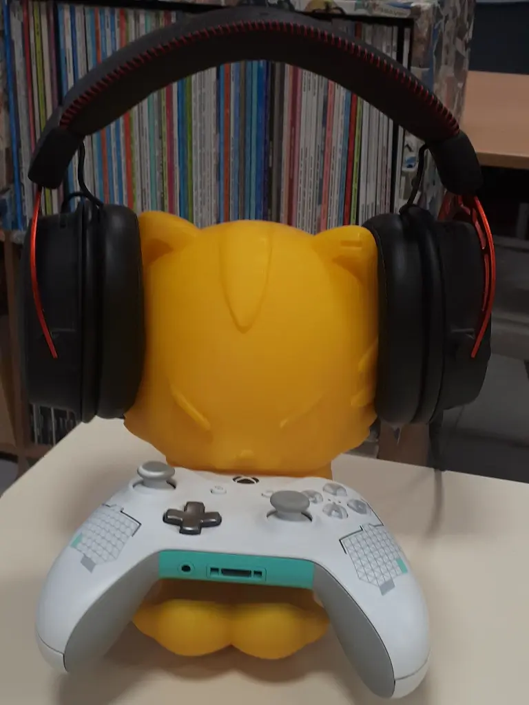 support de manette et casque (chat)